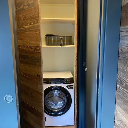 Arbetey, Finestra Sul Bianco Apartamento